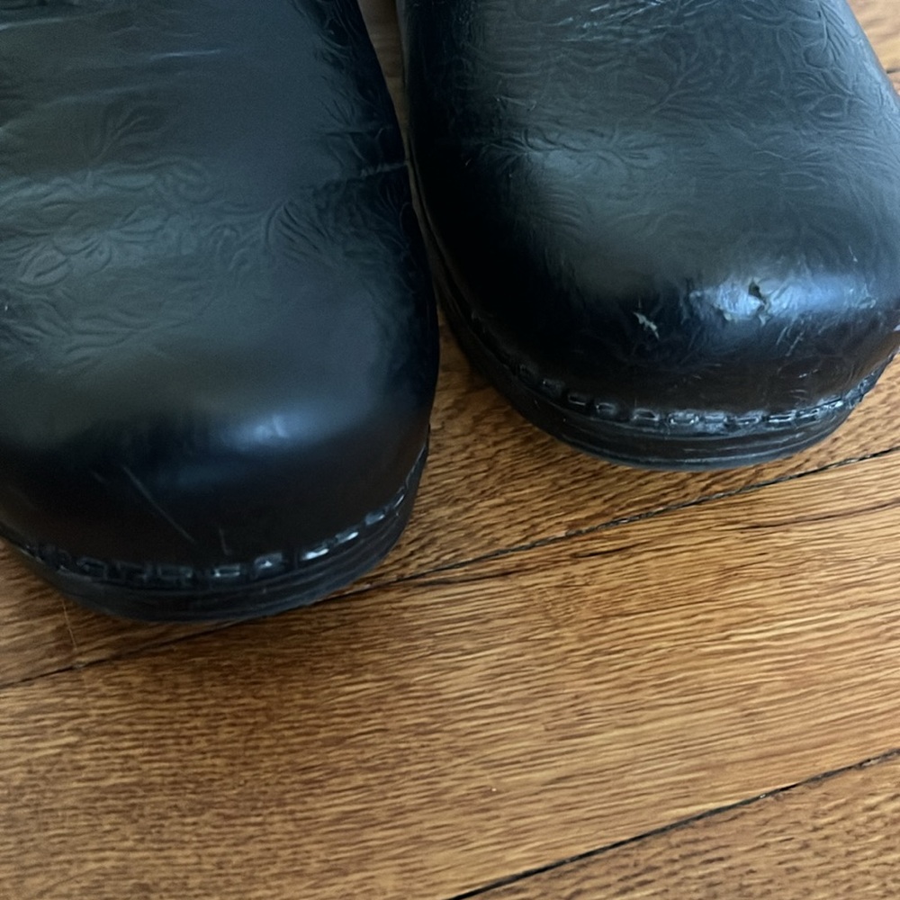 Dansko XP Embossed Hibiscus Professional Clogs - Picture 3 of 3